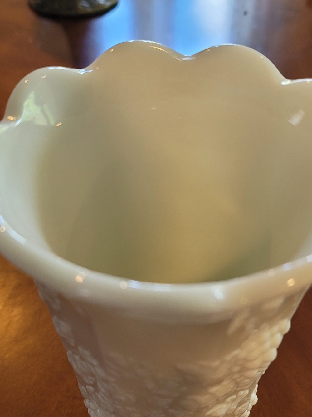 Westmoreland Paneled Grape Pattern Milk Glass Footed Vase Crimped Rim 11.5 Inch - Picture 9 of 13